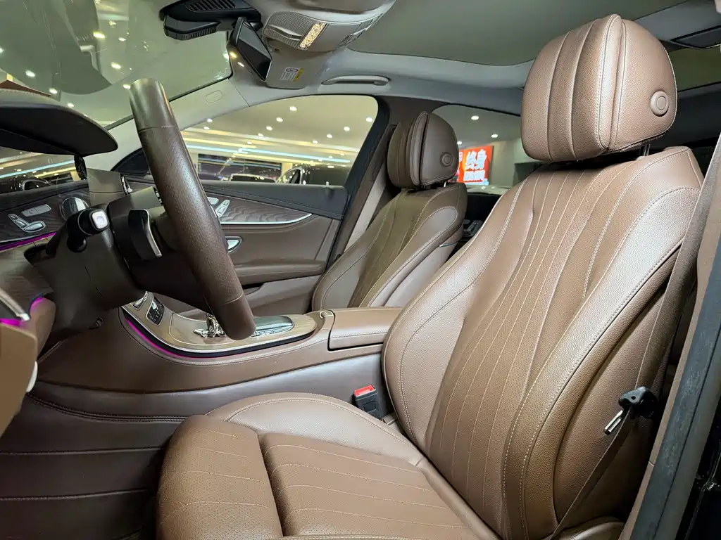 Mercedes-Benz E-Class — миниатюра 9