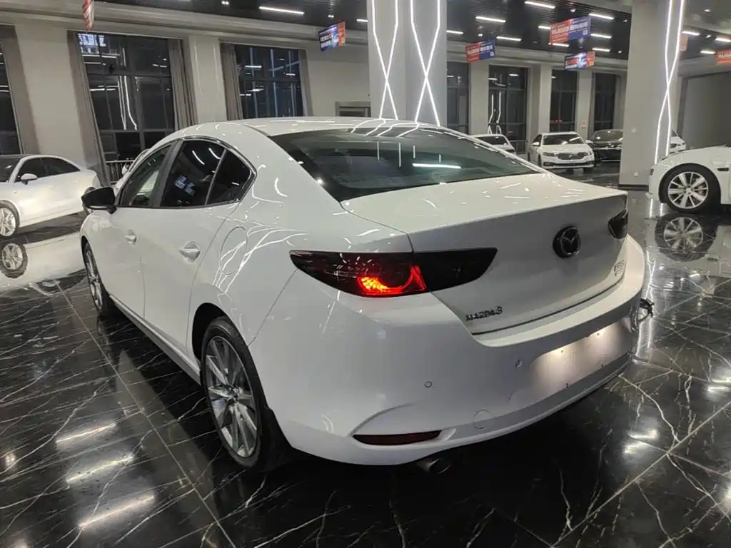 Mazda 3 Axela — миниатюра 5