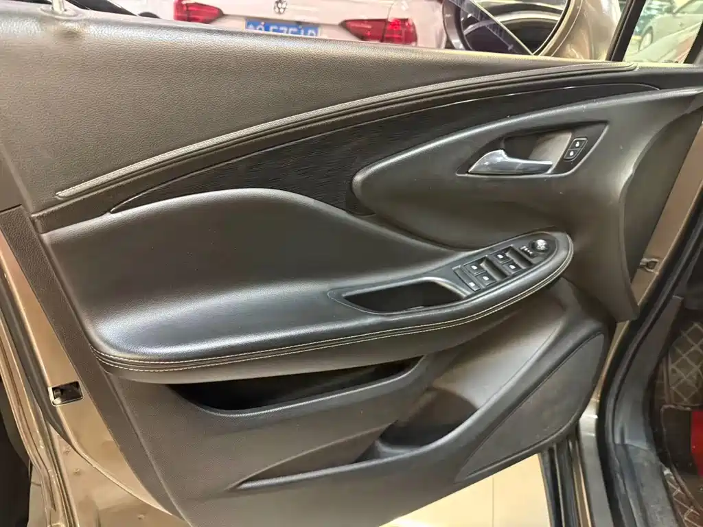 Buick Envision Plus — миниатюра 4