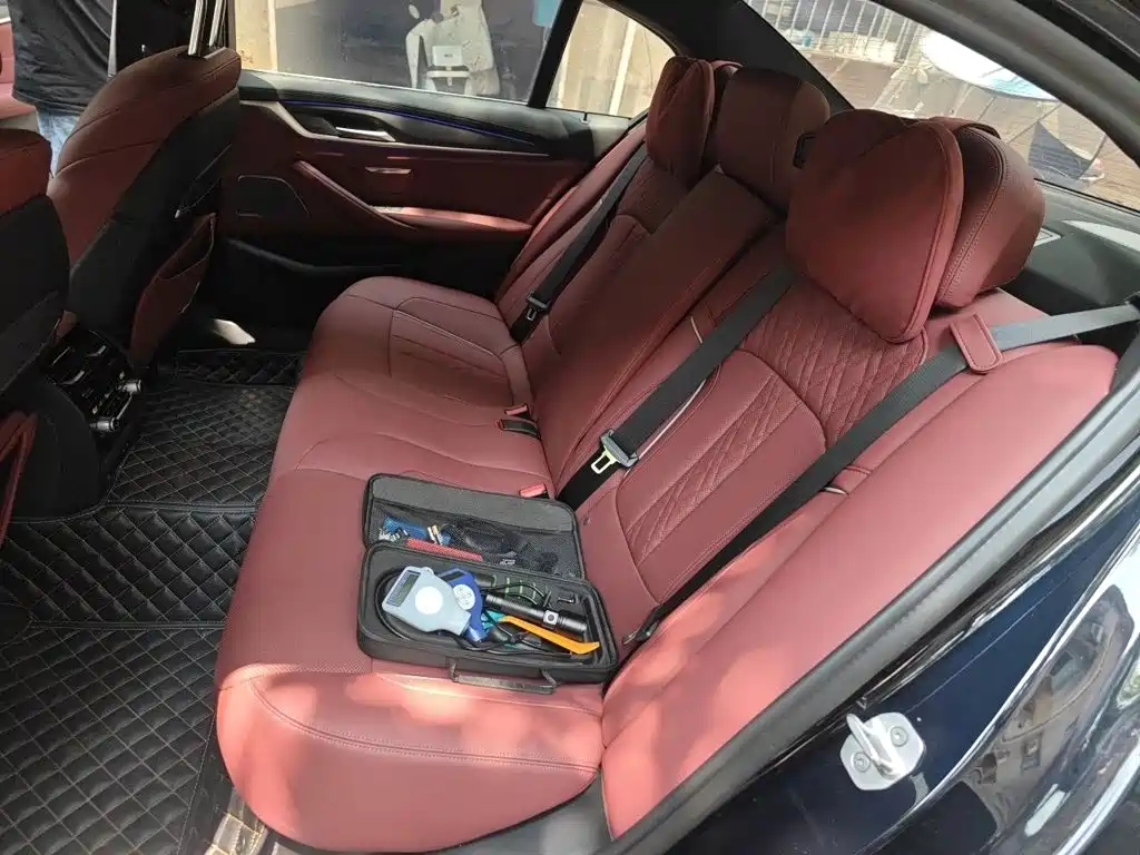 BMW 5 Series — миниатюра 15
