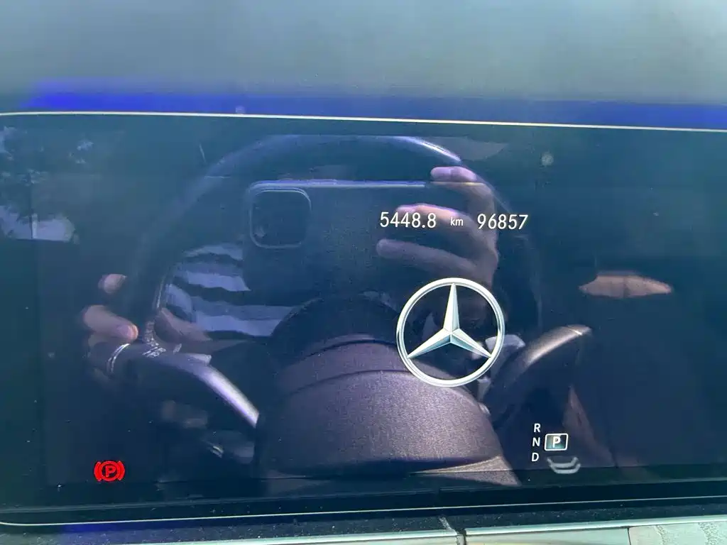 Mercedes-Benz E-Class — миниатюра 9