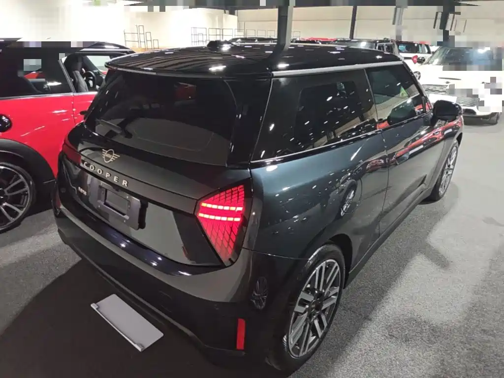 MINI MINI COOPER EV — миниатюра 7