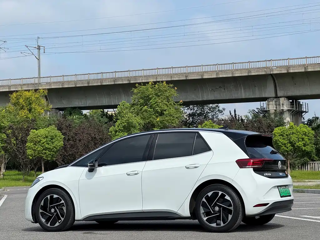 Volkswagen ID.3 — миниатюра 16