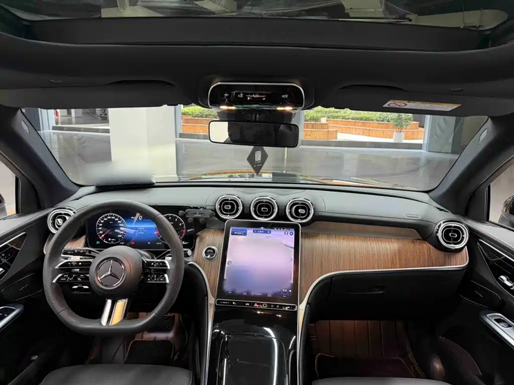 Mercedes-Benz GLC — миниатюра 12