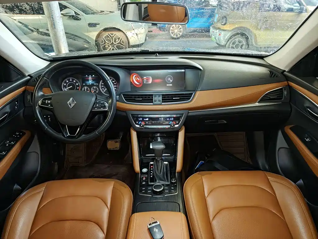 Borgward BX7 — миниатюра 10