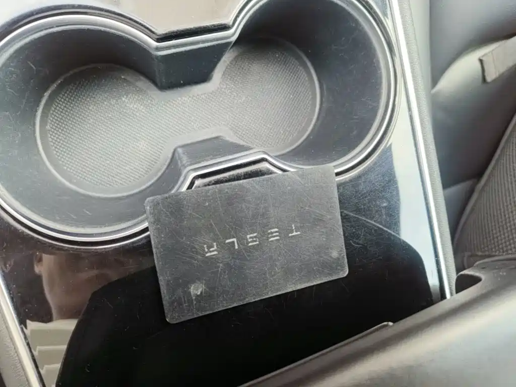 Tesla Model 3 — миниатюра 9