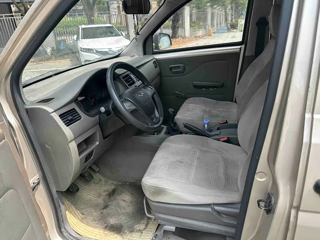Wuling Rongguang V — миниатюра 9