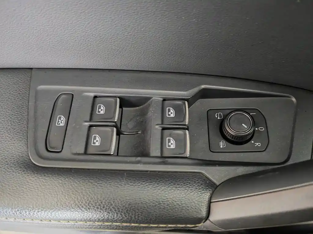 Volkswagen Tiguan L L 2017 330TSI AT Comfort