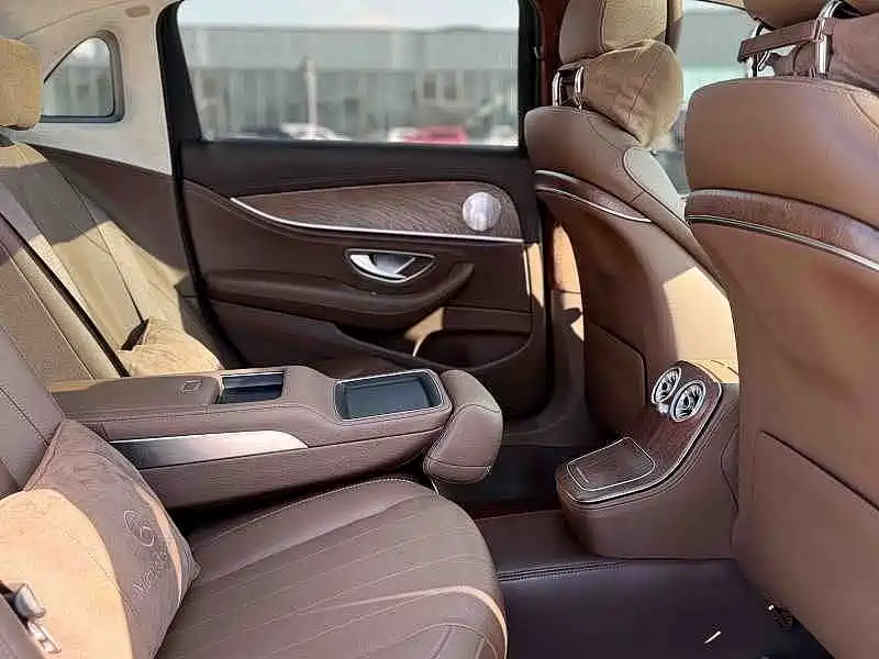 Mercedes-Benz E-Class — миниатюра 9