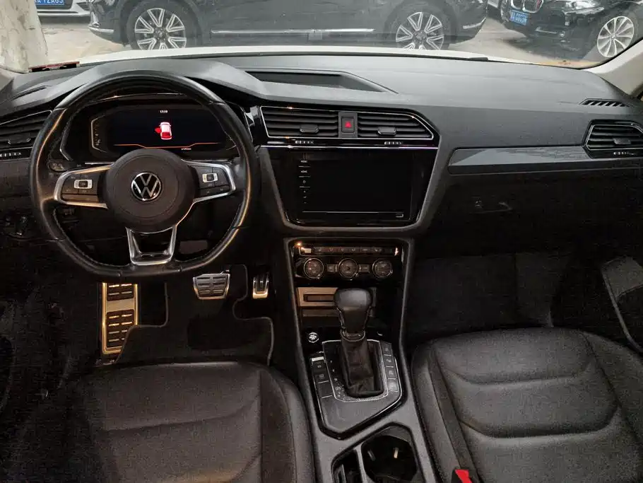 Volkswagen Tiguan L — миниатюра 12