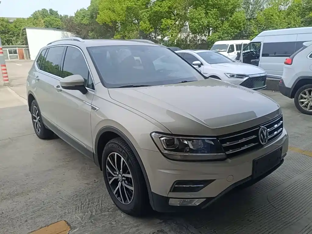 Volkswagen Tiguan L — миниатюра 4
