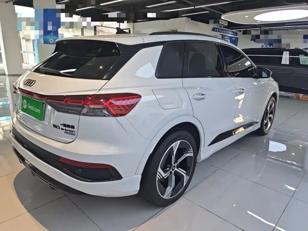 Audi Q4 e-tron — миниатюра 7