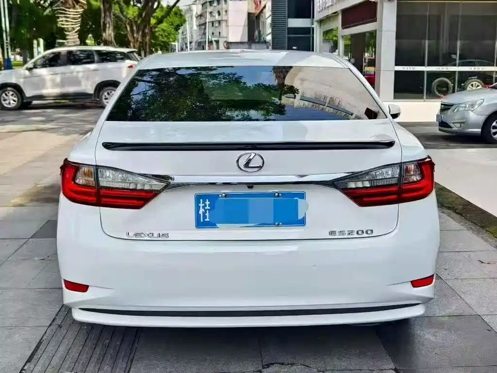 Lexus ES — миниатюра 4
