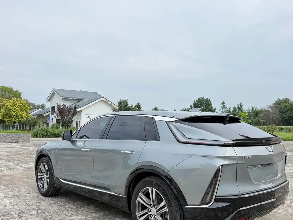 Cadillac Lyriq — миниатюра 3