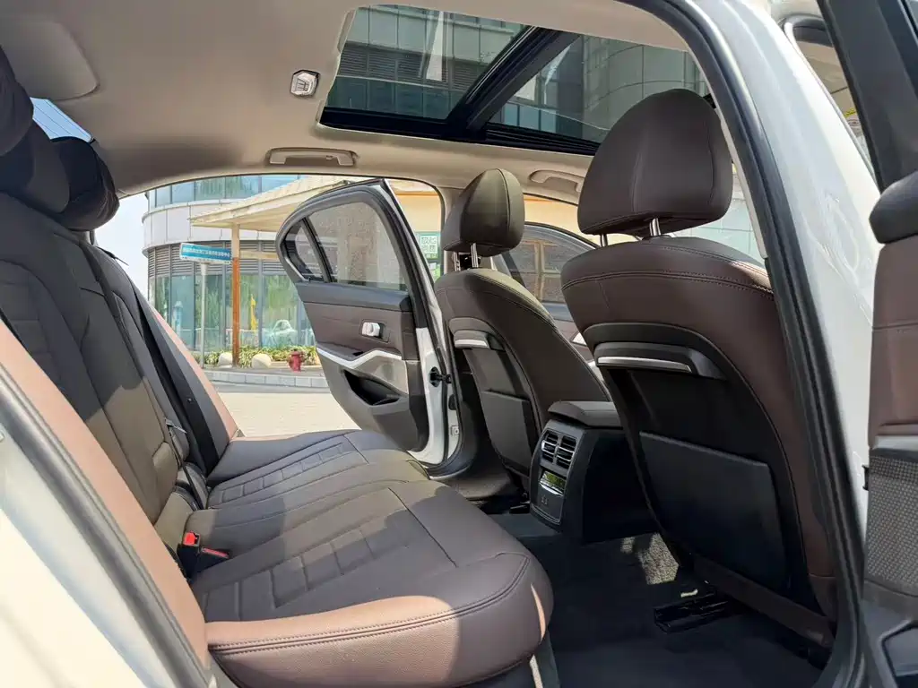 BMW 3 Series — миниатюра 11
