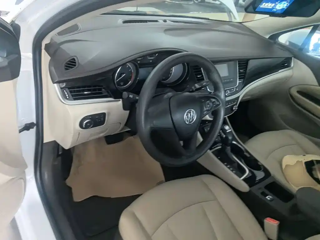 Buick Verano — миниатюра 10