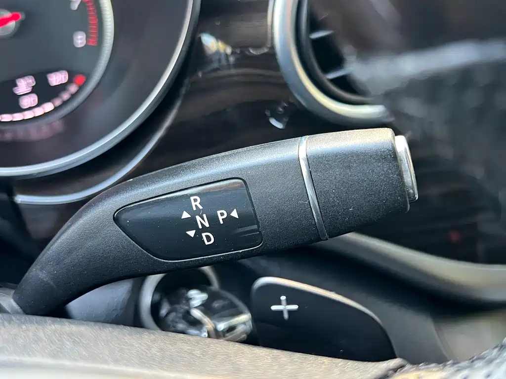 MERCEDES-BENZ V CLASS