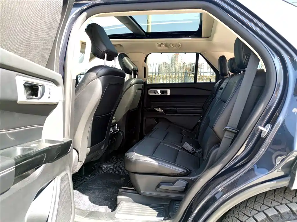 Ford Explorer EcoBoost 285 4WD Platinum Edition 7 seats, фото 10
