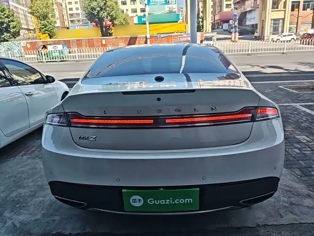 Lincoln MKZ — миниатюра 6