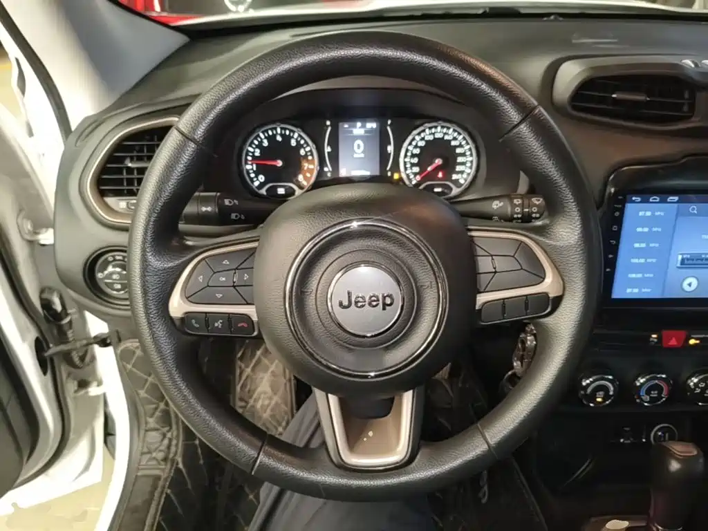 Jeep Renegade — миниатюра 11