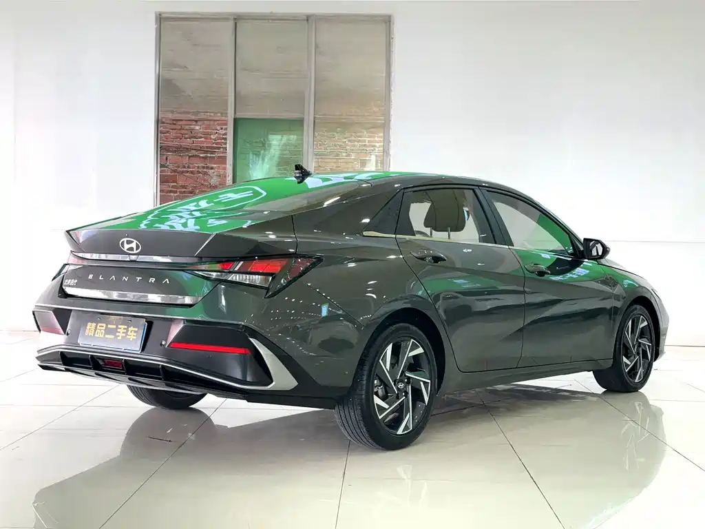 Hyundai Elantra — миниатюра 6