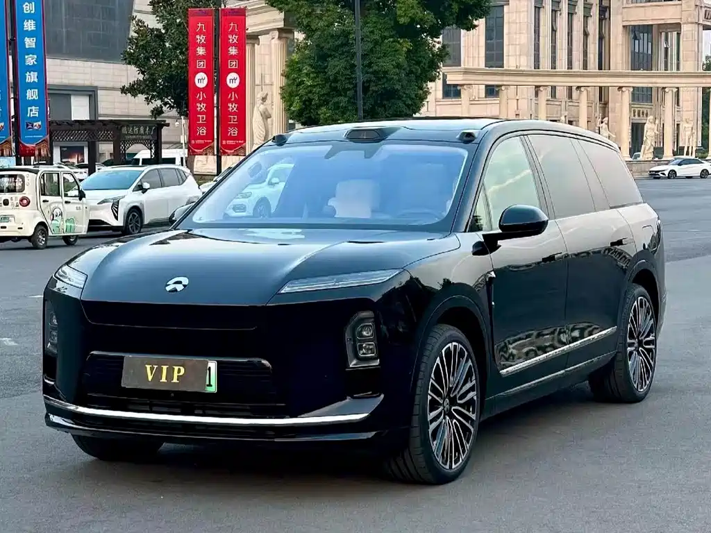 NIO ES8