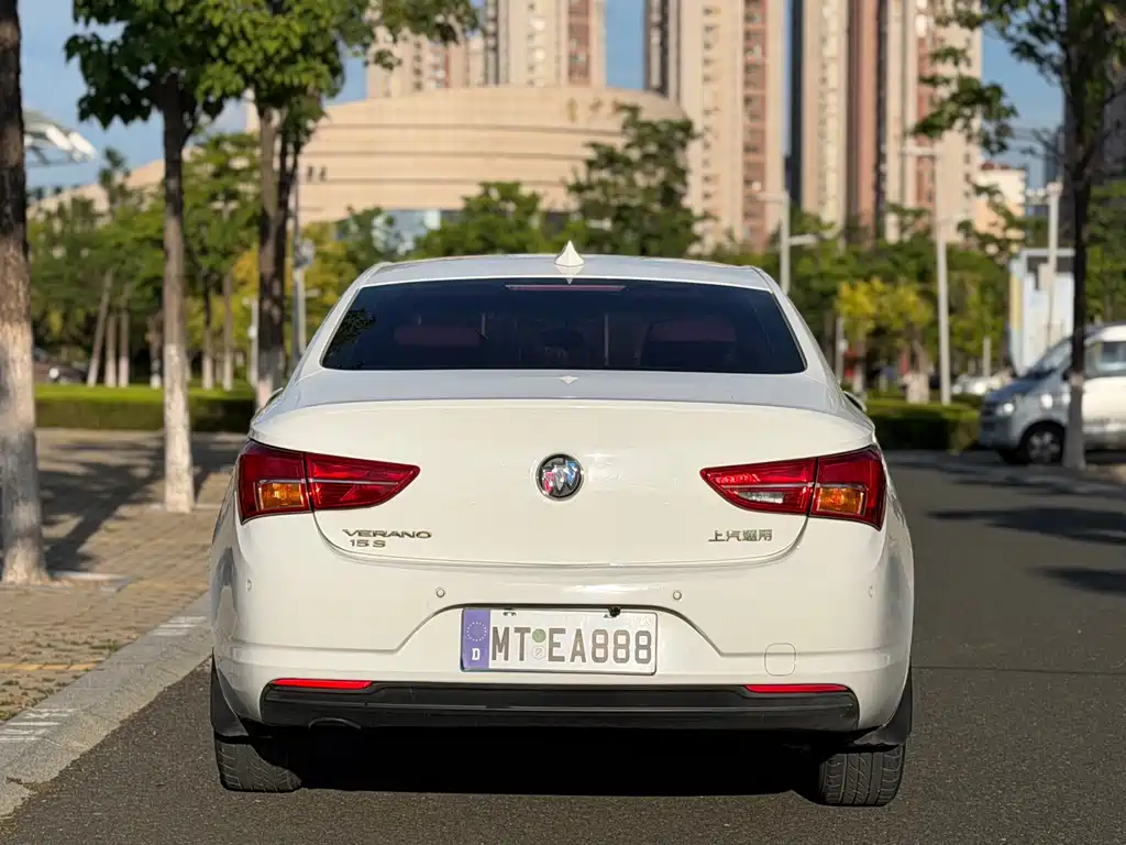 Buick Verano — миниатюра 5