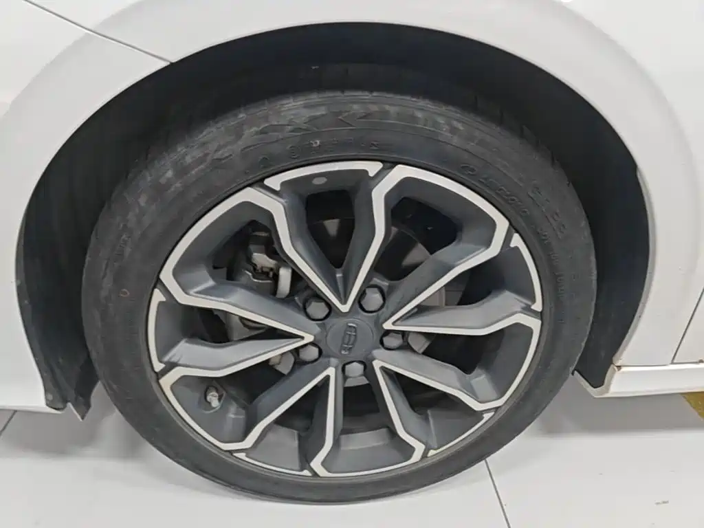 Geely Binrui — миниатюра 23