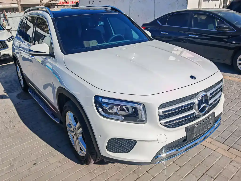 MERCEDES BENZ GLB
