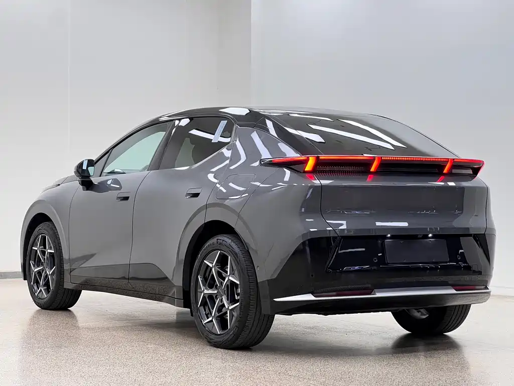 Lynk & Co Z20 — миниатюра 4
