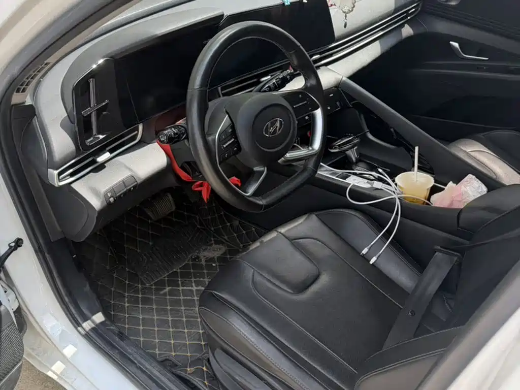 Hyundai Elantra — миниатюра 4