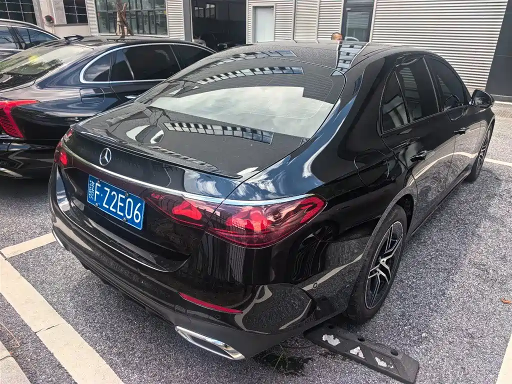Mercedes-Benz E-Class (Import) — миниатюра 2