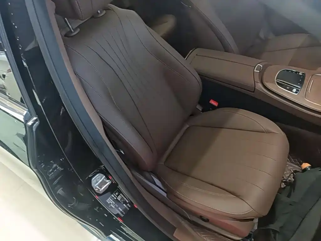 Mercedes-Benz E-Class — миниатюра 25