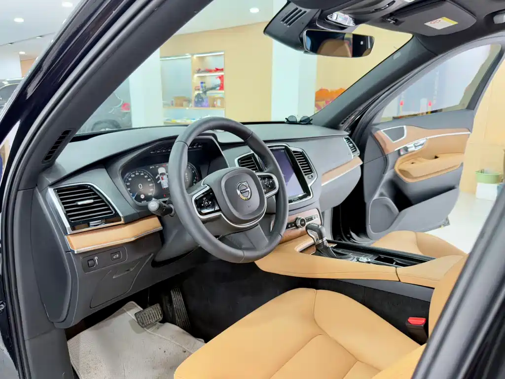 Volvo XC90 2019 T6 7 мест V