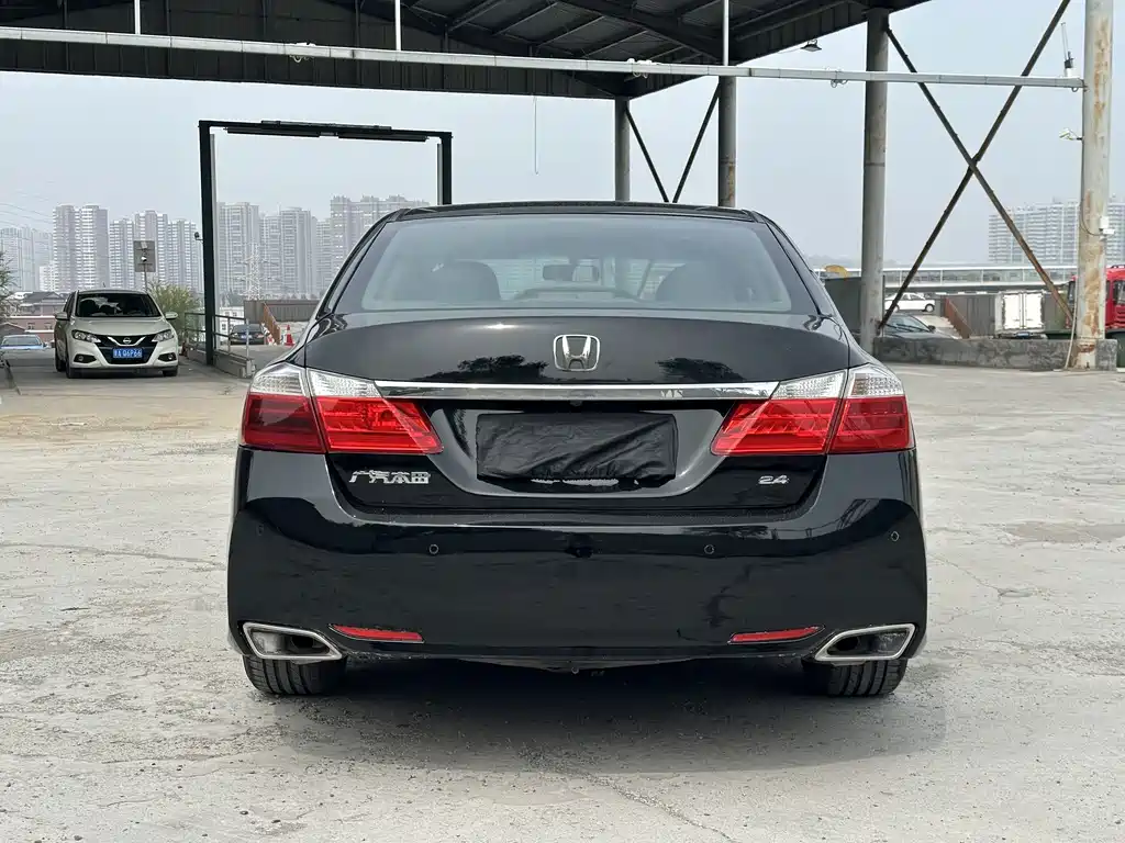 Honda Accord — миниатюра 8