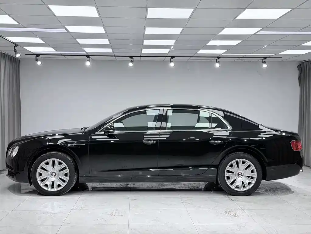 Bentley Flying Spur 2016 4.0T V8 Standard