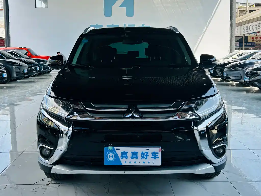 MITSUBISHI OUTLANDER