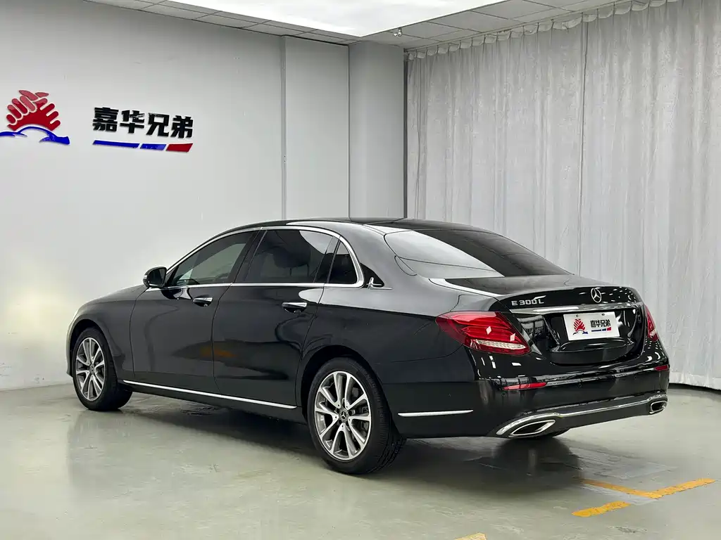Mercedes-Benz E-Class — миниатюра 10