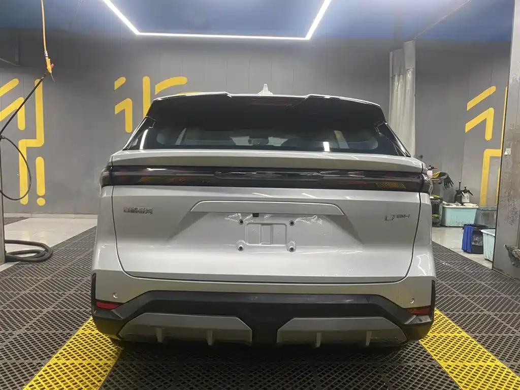 Geely Galaxy Galaxy L7 L7 2025 EM-i 115km
