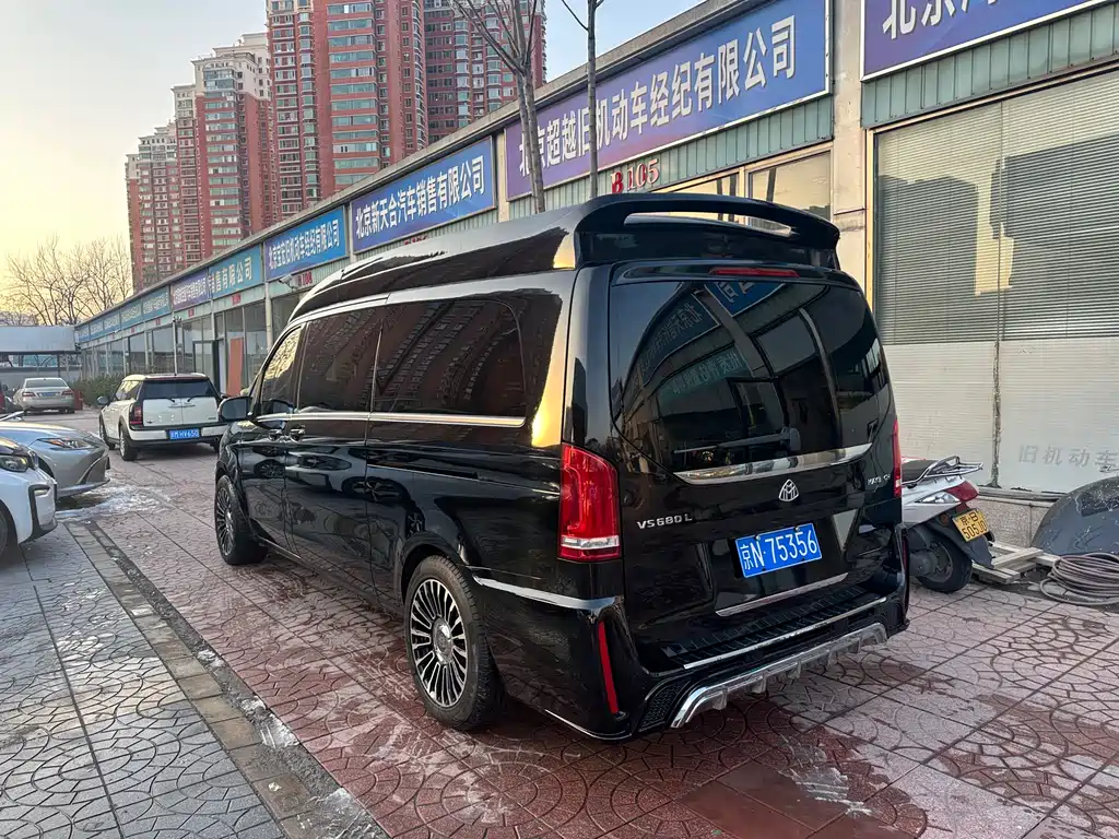 MERCEDES-BENZ V CLASS