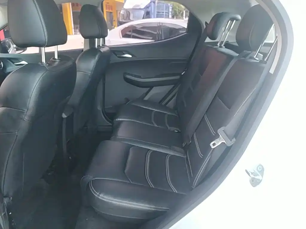 BYD Yuan EV — миниатюра 17