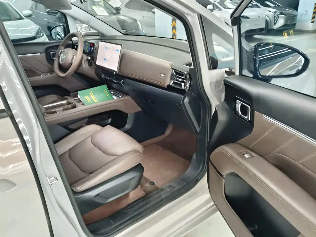 Wuling Xingguang 730 New Energy — миниатюра 5
