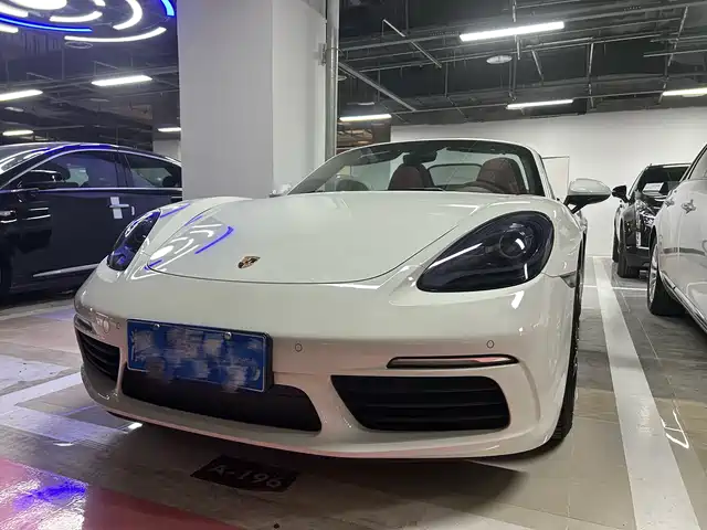 PORSCHE  718 2017