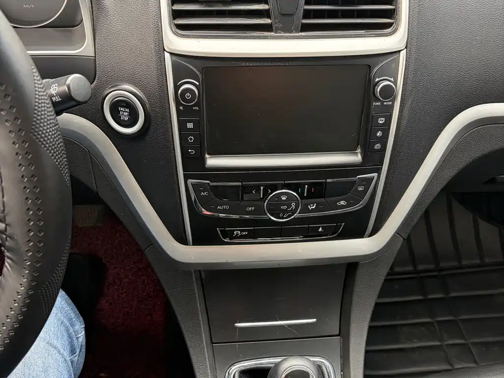 Geely Emgrand — миниатюра 15