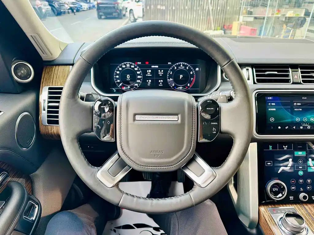 Land Rover Range Rover — миниатюра 8