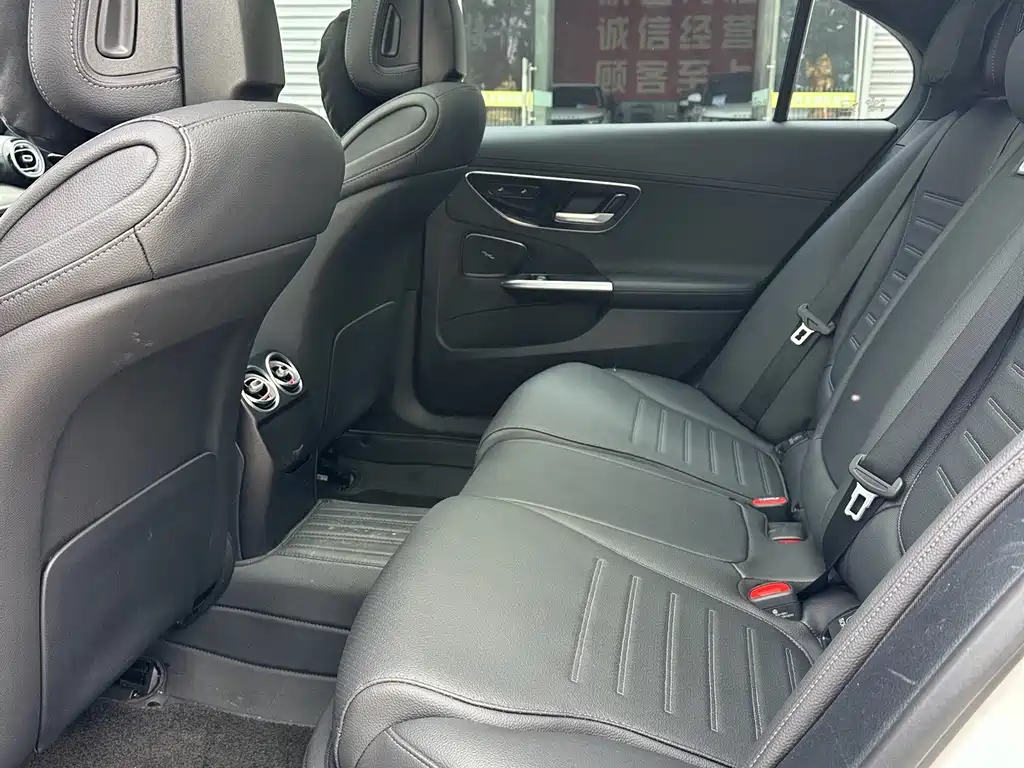 Mercedes-Benz C-Class — миниатюра 5