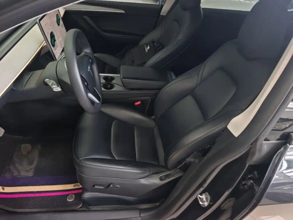 Tesla Model Y — миниатюра 15