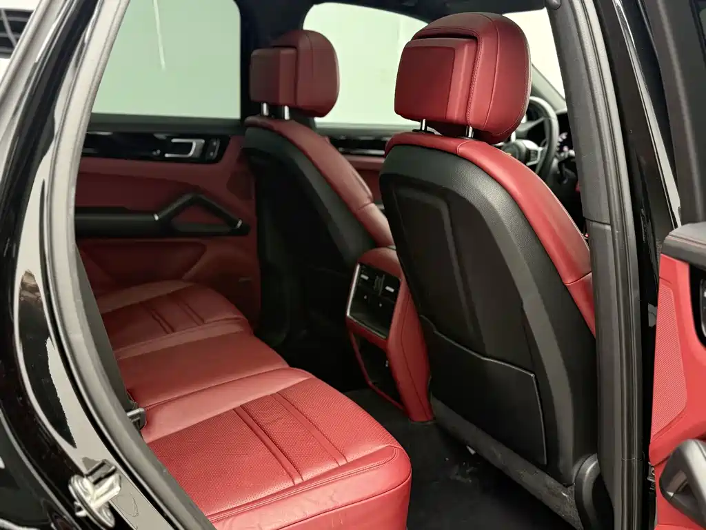 Porsche Cayenne Hybrid — миниатюра 13
