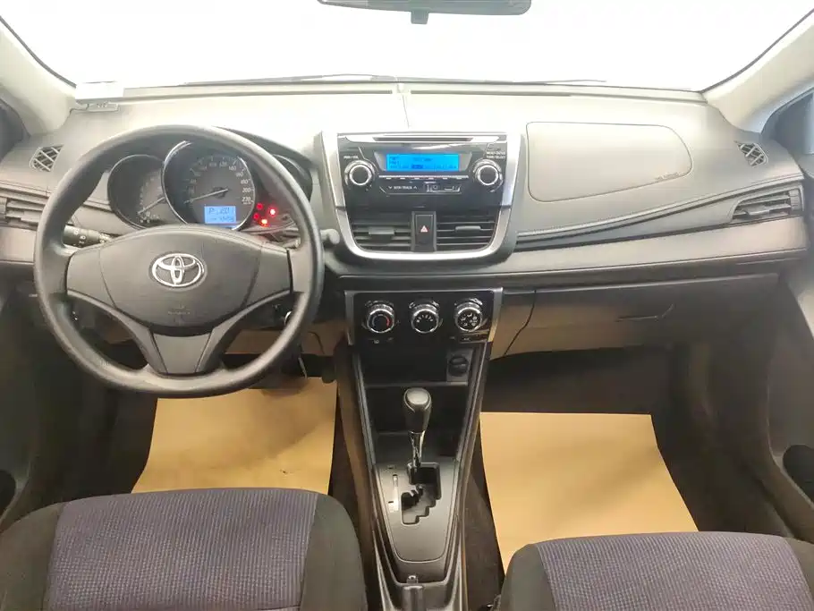 TOYOTA YARIS L ZHIXUAN