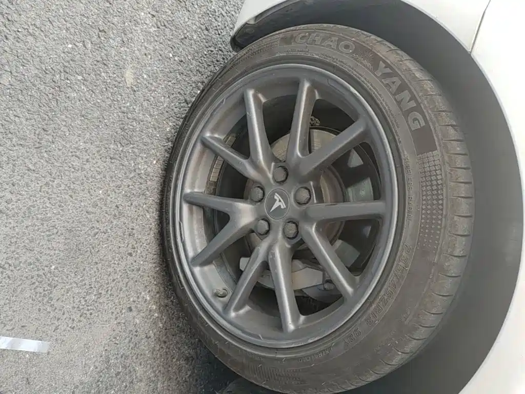 Tesla Model 3 — миниатюра 23